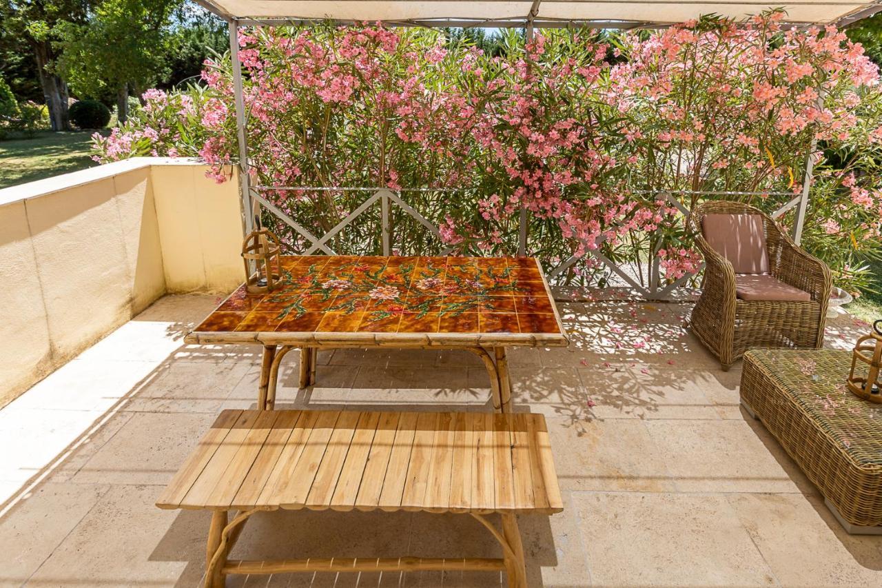 Mas De Capelou Bed & Breakfast Avignon Exterior foto